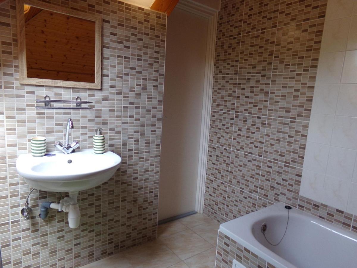 Hold-On Apartman Gyula Exterior photo