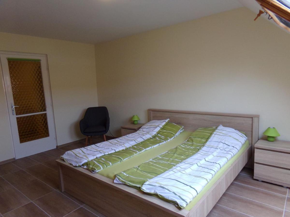 Hold-On Apartman Gyula Exterior photo