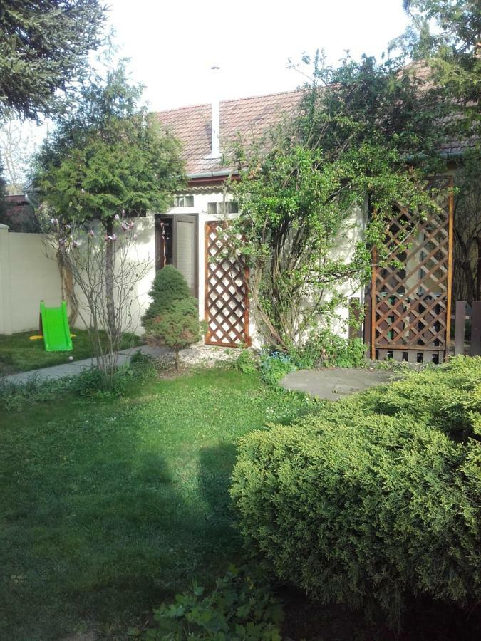 Hold-On Apartman Gyula Exterior photo