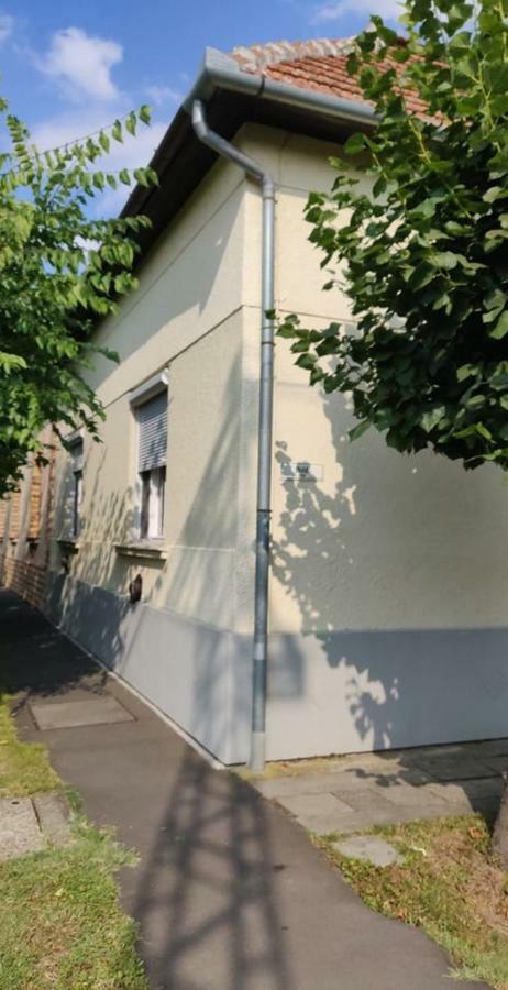 Hold-On Apartman Gyula Exterior photo