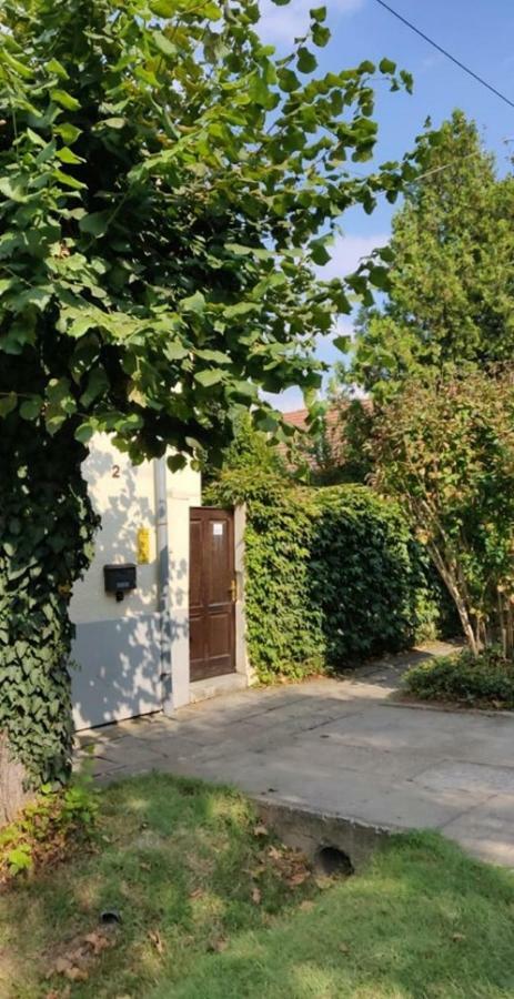 Hold-On Apartman Gyula Exterior photo